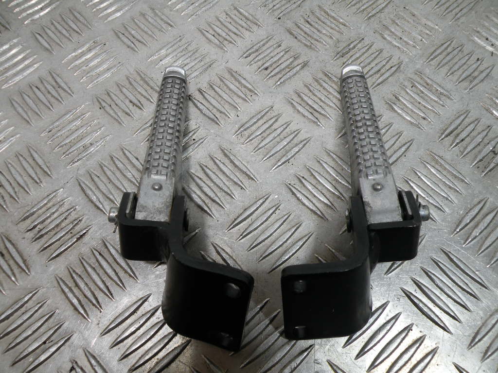 Repose pieds PIAGGIO 50 NRG 2t -2010-