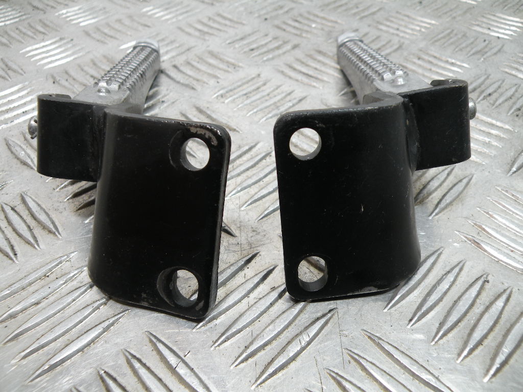 Repose pieds PIAGGIO 50 NRG 2t -2010-