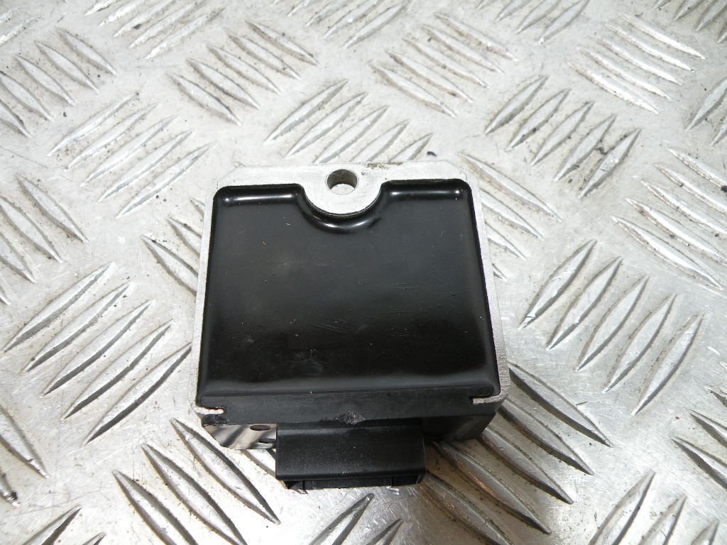 Régulateur de tension PIAGGIO 50 NRG 2t -2010-