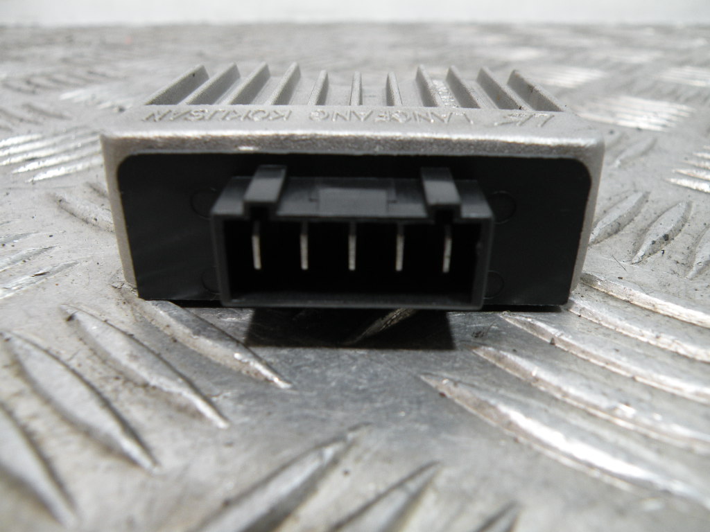 Régulateur de tension PIAGGIO 50 NRG 2t -2010-