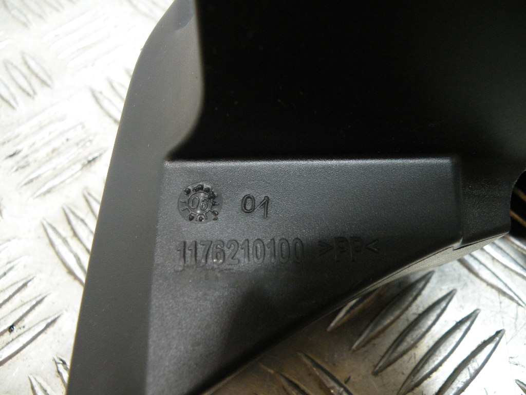 Coffre à outils PEUGEOT 50 LUDIX 2t -2007-