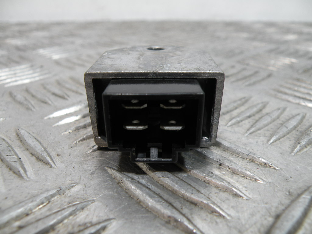 Régulateur de tension PEUGEOT 50 LUDIX 2t -2007-