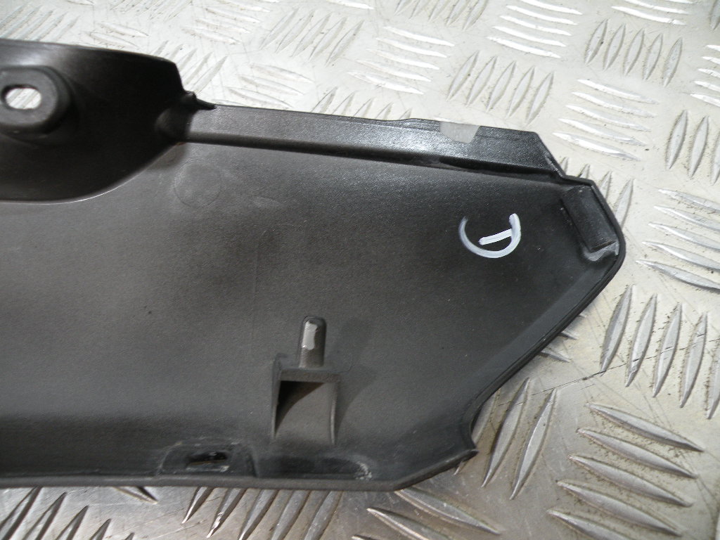 Carénage latéral droit MBK 125 OCEO 4t -2013-