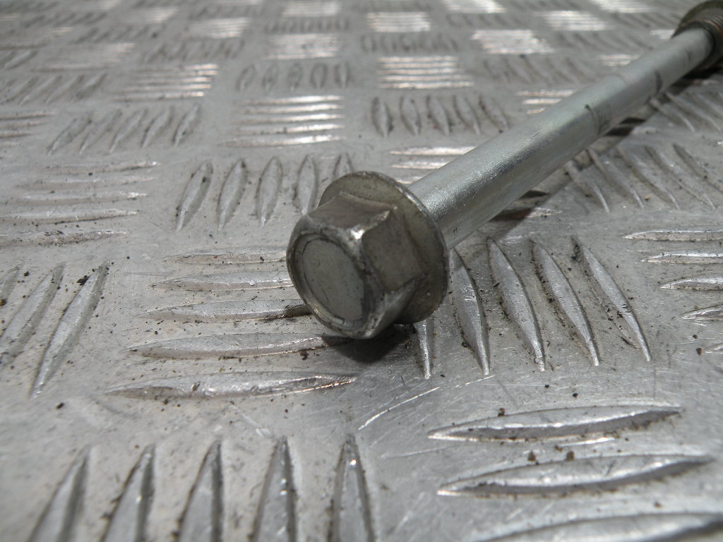 Axe de roue avant MBK 125 OCEO 4t -2013-