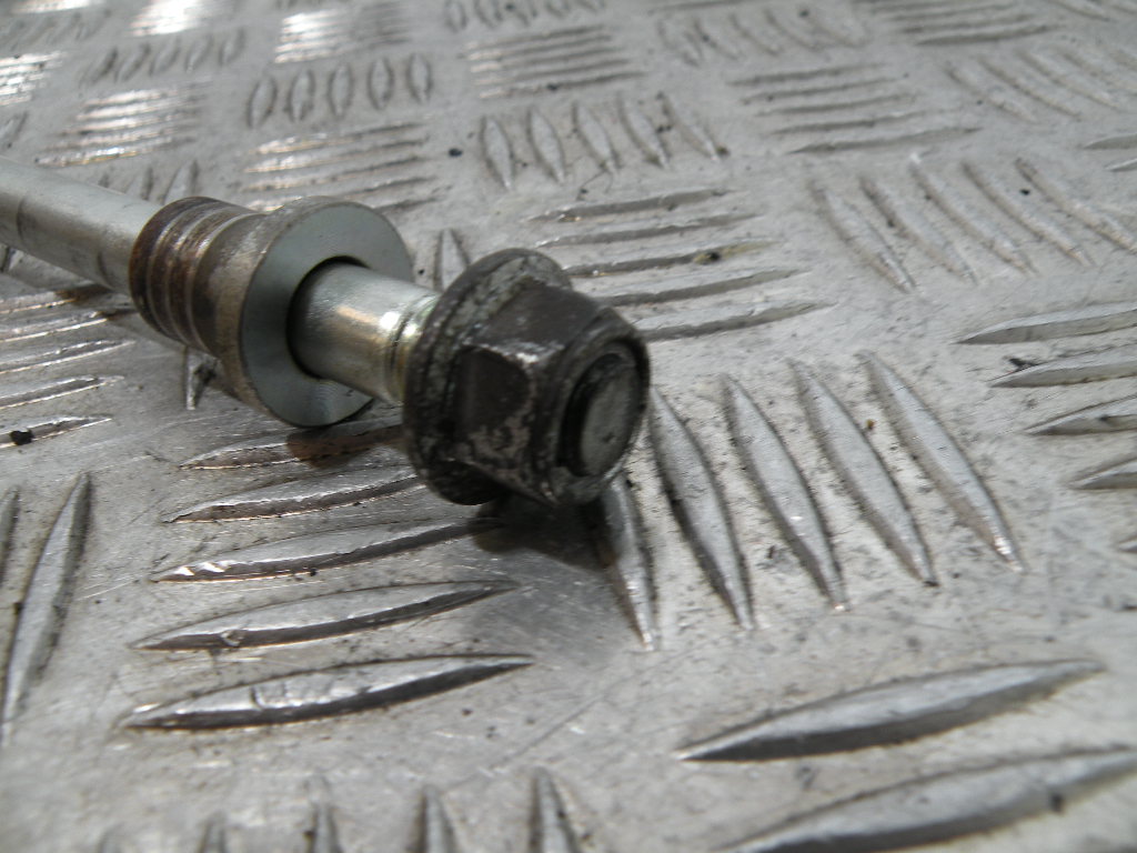 Axe de roue avant MBK 125 OCEO 4t -2013-