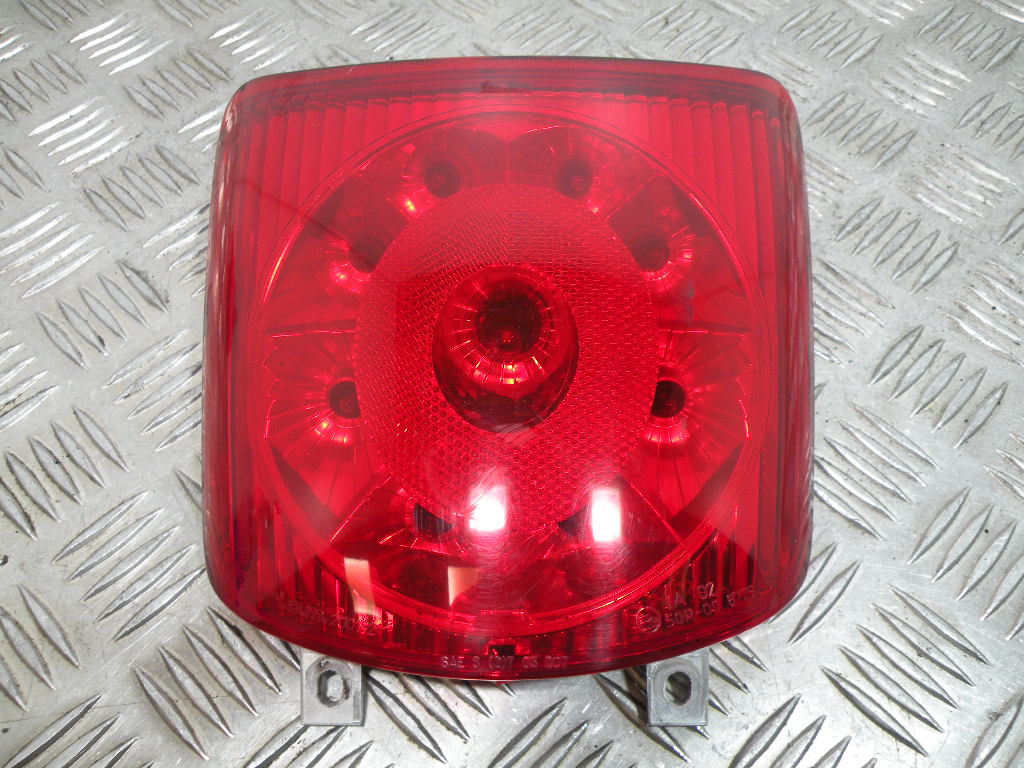 Feu arrière VESPA 125 GTS 4t -2006-