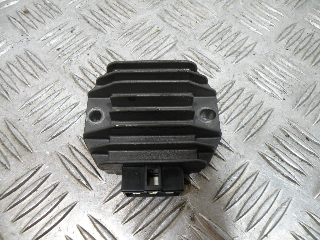 Régulateur VESPA 125 S 4t -2006-