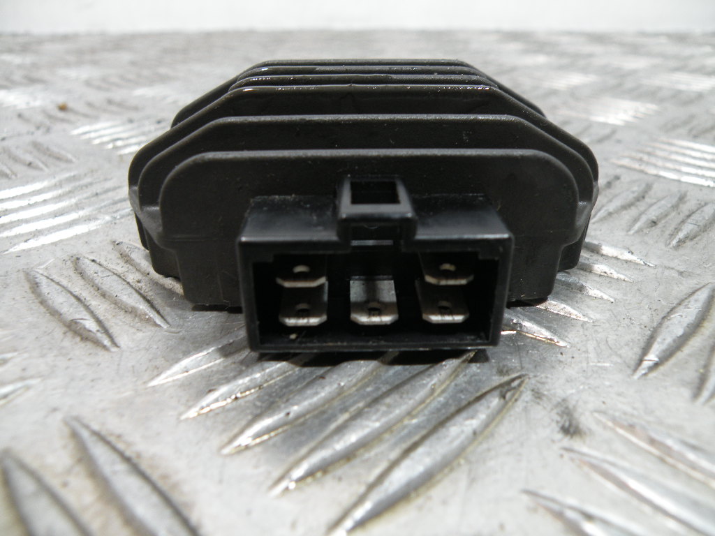 Régulateur VESPA 125 S 4t -2006-