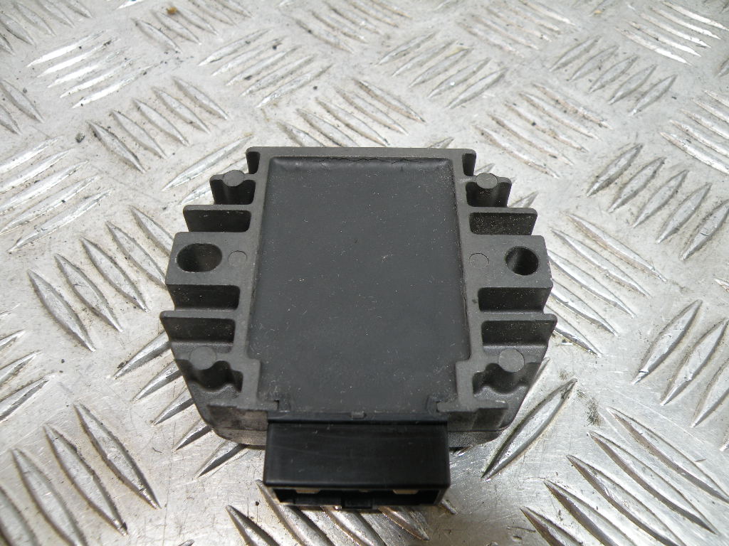 Régulateur VESPA 125 S 4t -2006-