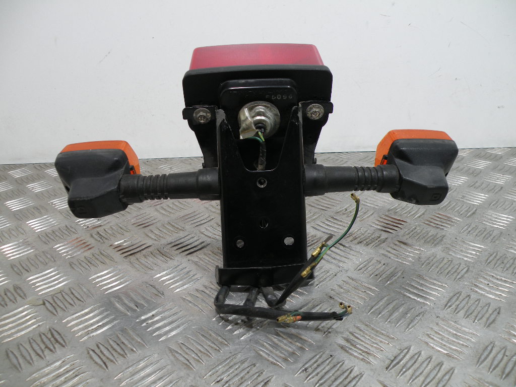 Feu et clignotants arrière HONDA 50 ZOOMER 2t -2012-