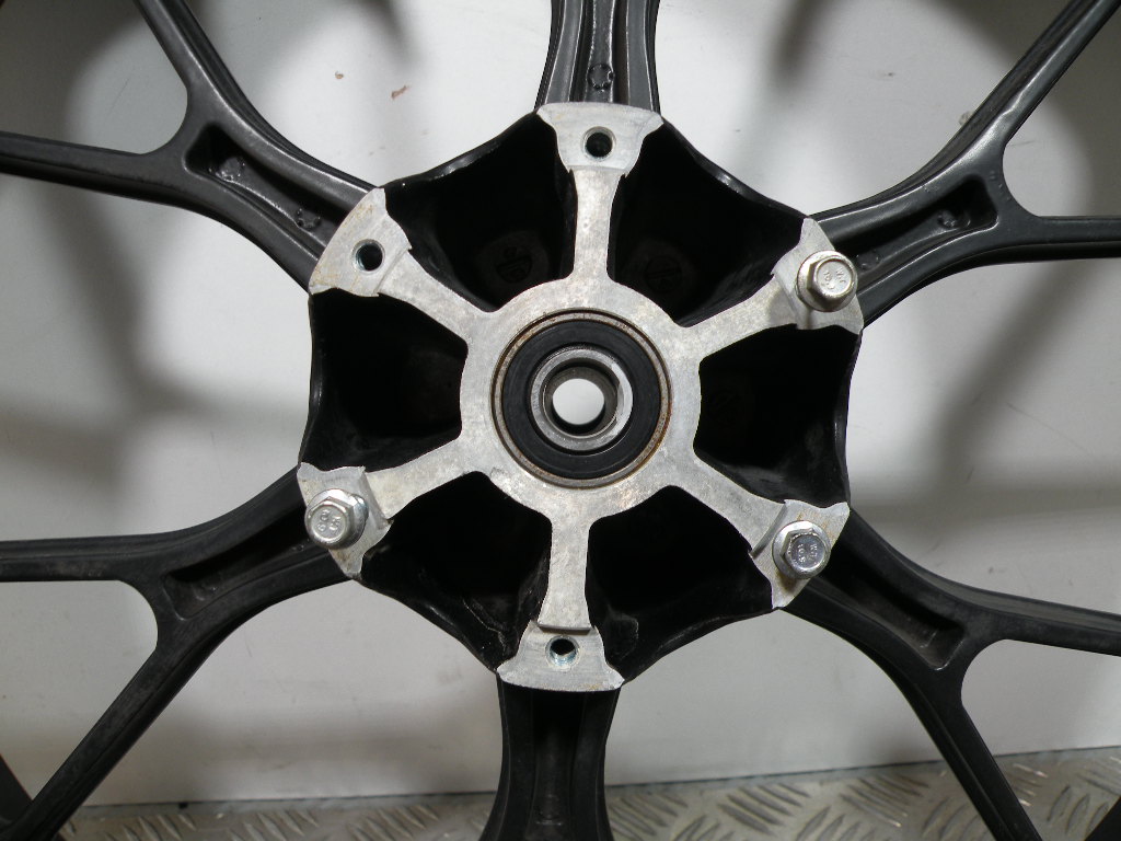 Roue avant DERBI SENDA 50 DRD 2t -2011-