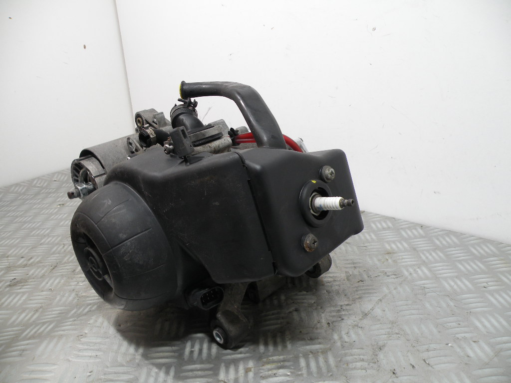Moteur VESPA 50 LX 2t -2012- (C381M)(16 852 km)