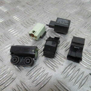 Lot relais ,capteur de chute YAMAHA 125 YZF -R -2010-