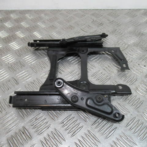 Support pare brise HONDA 125 FORZA – 2016 –