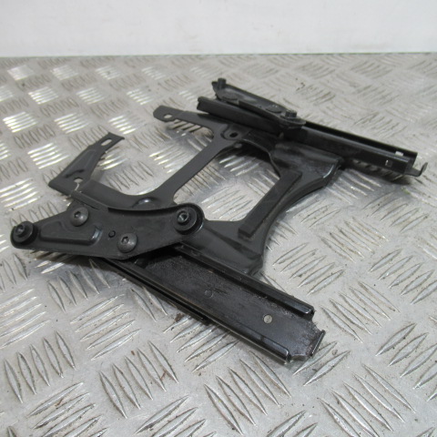 Support pare brise HONDA 125 FORZA – 2016 –