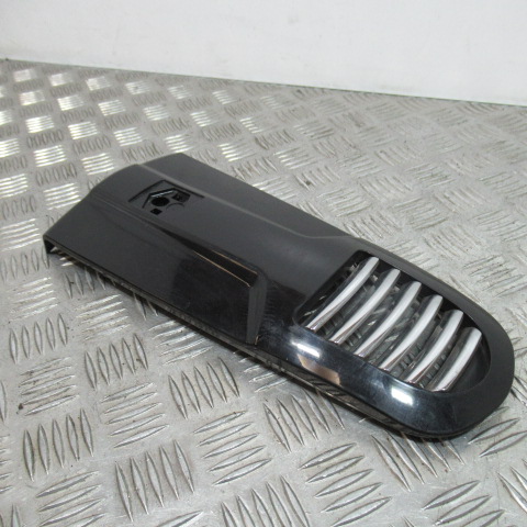 Cache avertisseur VESPA 125 GTS – 2014 –