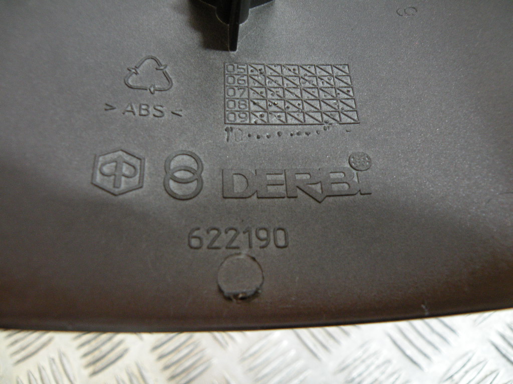 Carénage couvre guidon VESPA 50 LX 2t -2012-