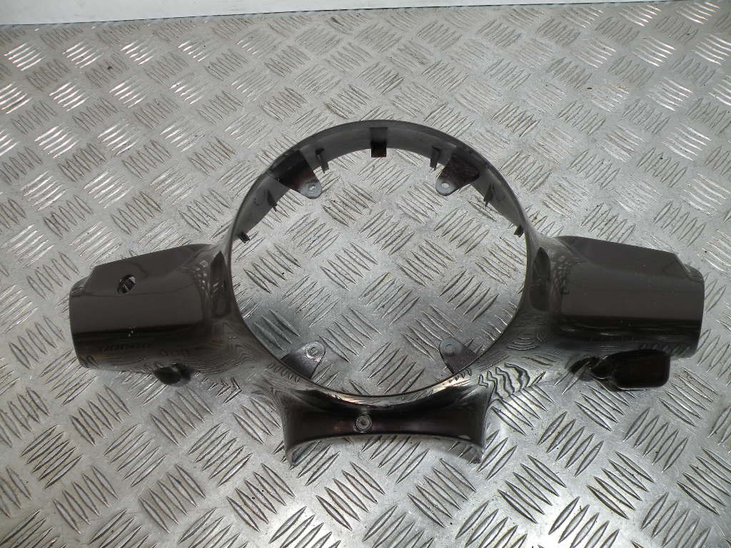 Carénage dessous de guidon VESPA 50 LX 2t -2012-