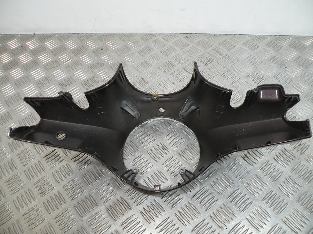 Carénage dessous de guidon VESPA 50 LX 2t -2012-