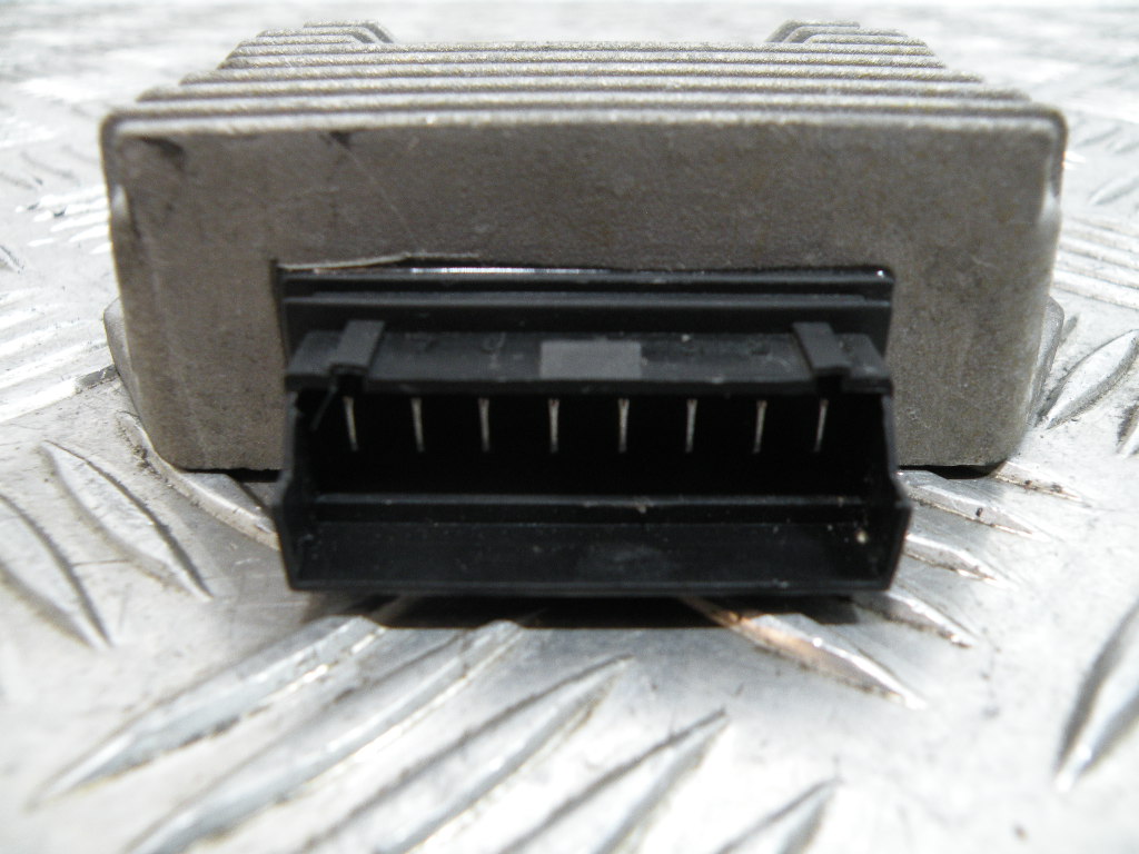 Régulateur de tension VESPA 50 LX 2t -2012-