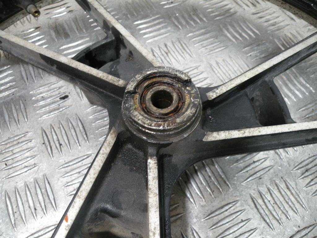 Jante avant SUZUKI 125 RG -1990-