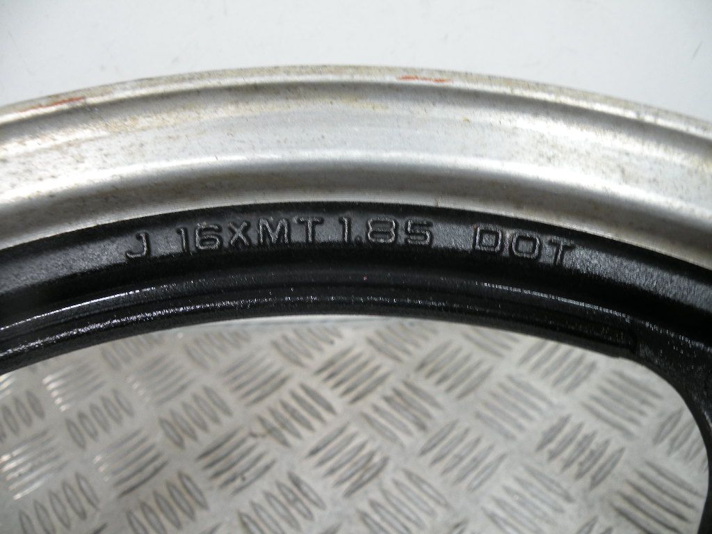 Jante avant SUZUKI 125 RG -1990-