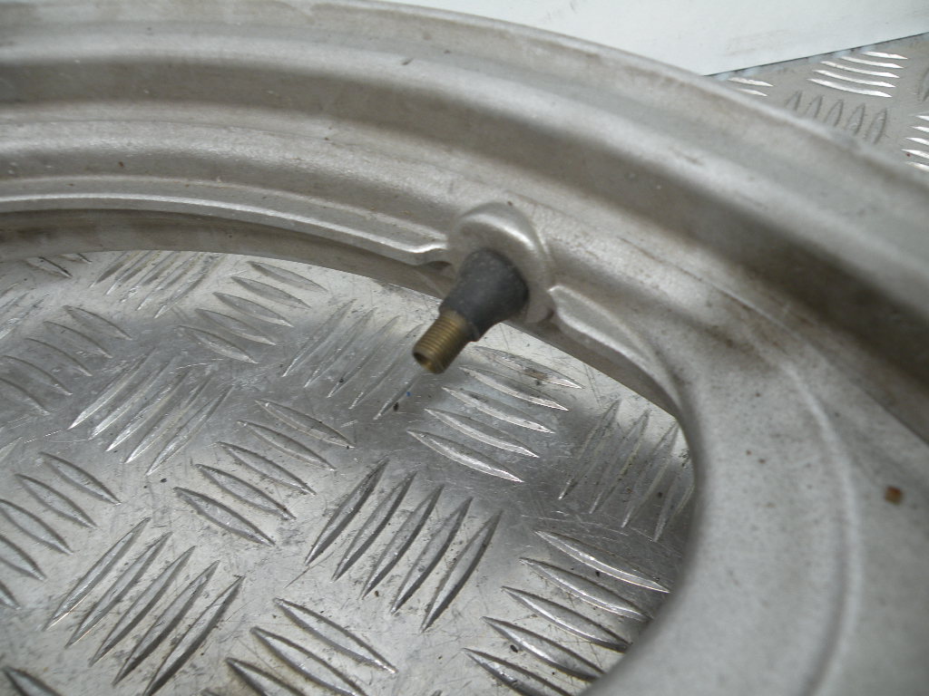 Jante avant HONDA 125 VARADERO -2005-