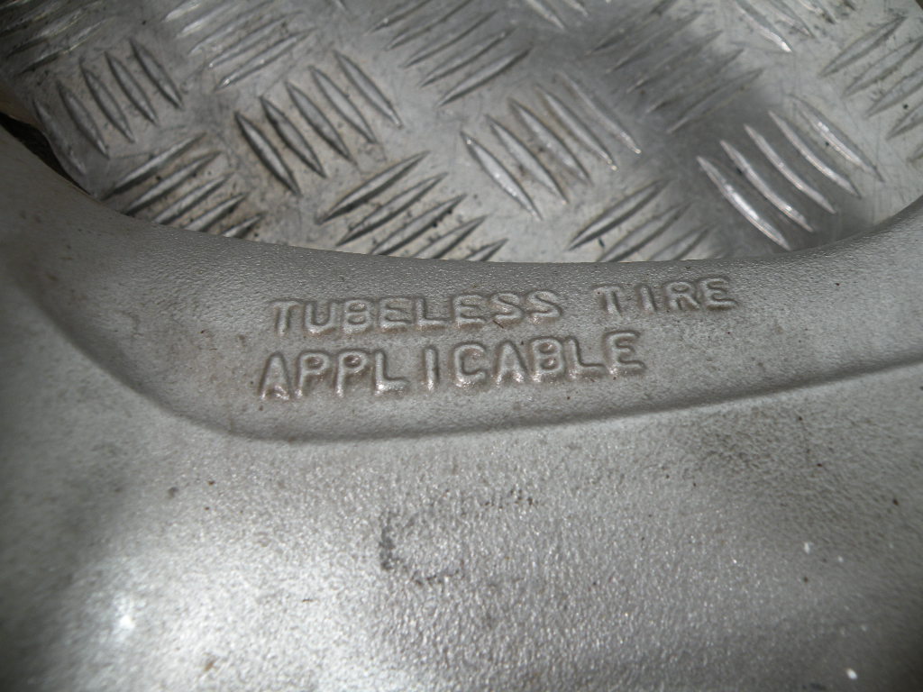 Jante avant HONDA 125 VARADERO -2005-