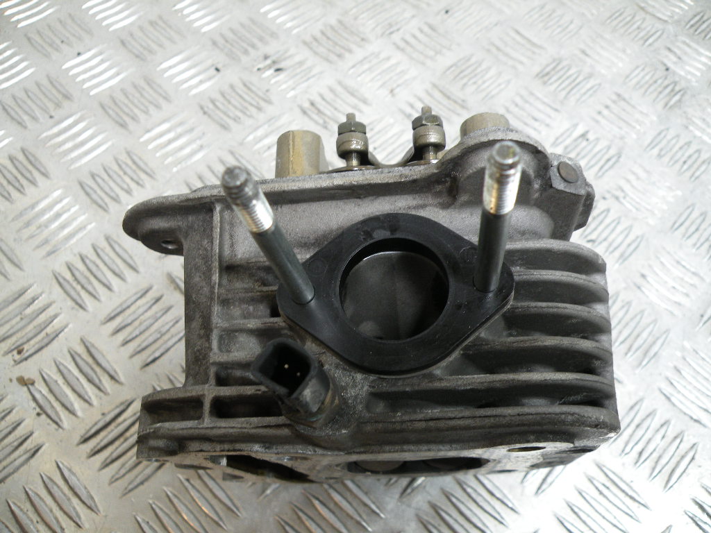 Cullase avec couvre culasse KYMCO 125 MOVIE 4t -2009-