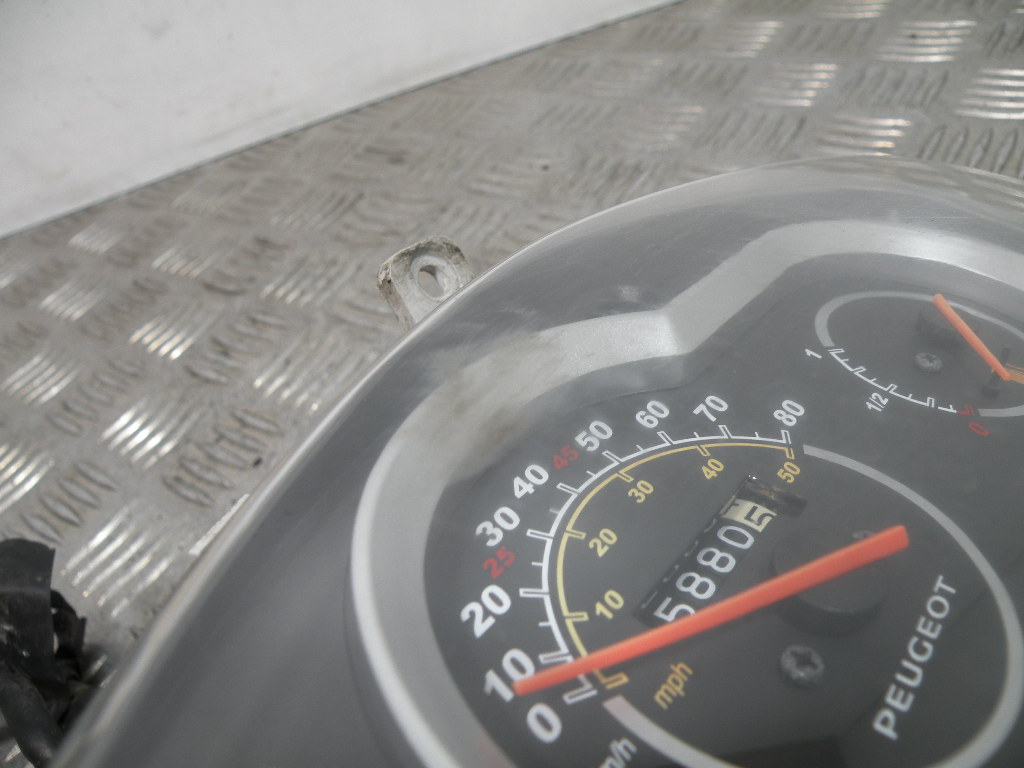 Compteur (35 880 km) PEUGEOT 50 TWEET 4t -2019-