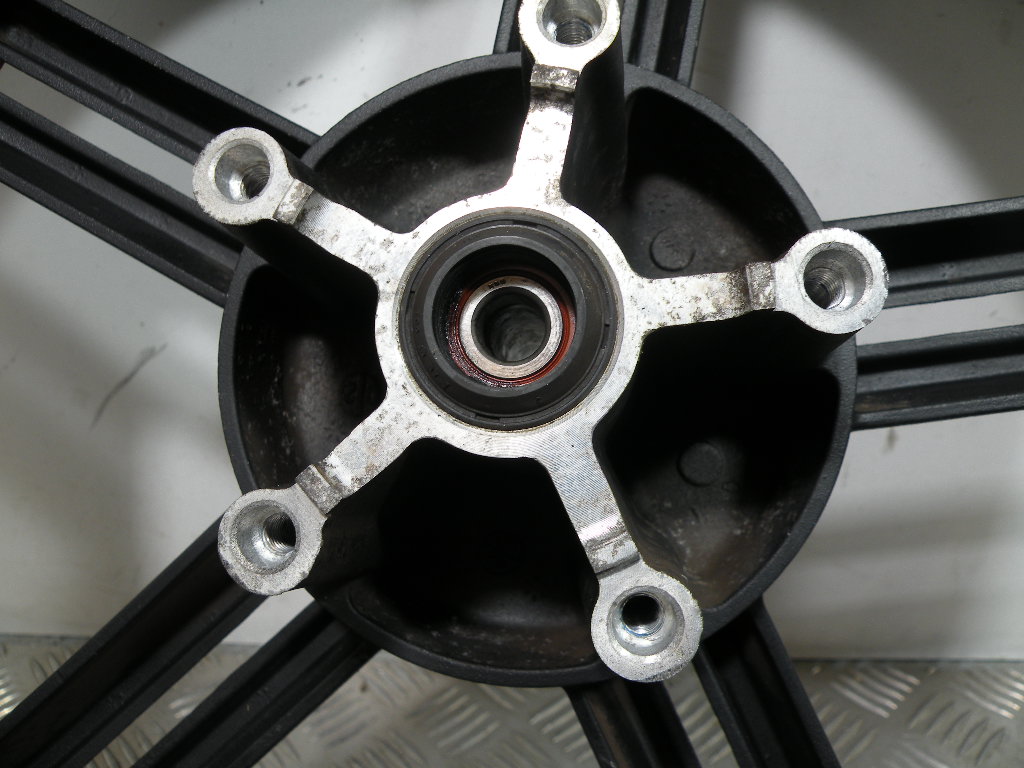 Roue avant KYMCO 50 AGILITY 4t -2009-