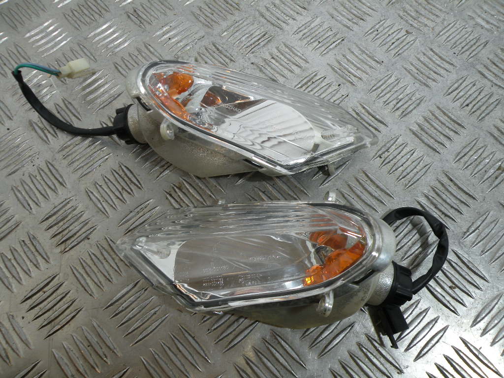 Clignotant avant KYMCO 50 AGILITY 4t -2009-