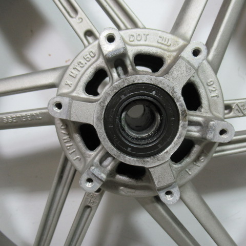 Roue avant HONDA 600 CBF N – 2008 –