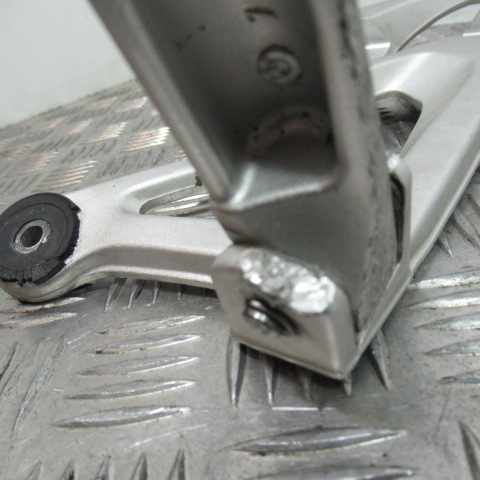 Platine repose pied arrière droit BMW K1200R – 2005 –
