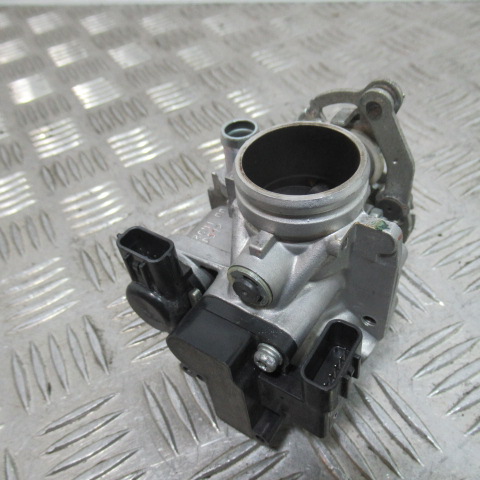 Corps papillon YAMAHA 125 TRICITY – 2016 –