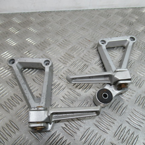 Platines repose pieds arrière DAELIM 125 ROADSPORT – 2007 –