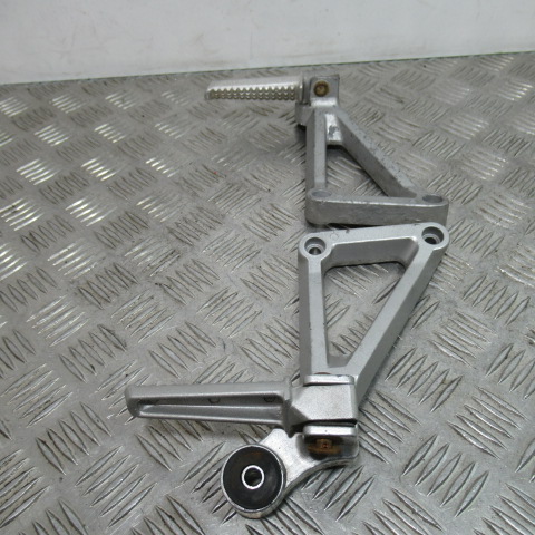 Platines repose pieds arrière DAELIM 125 ROADSPORT – 2007 –