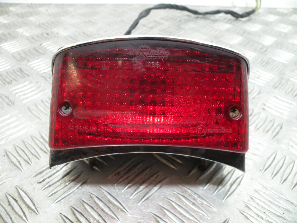 Feu arrière HONDA 125 CM CUSTOM 4t -1997-