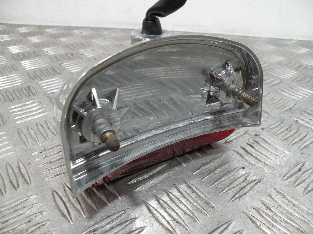 Feu arrière HONDA 125 CM CUSTOM 4t -1997-