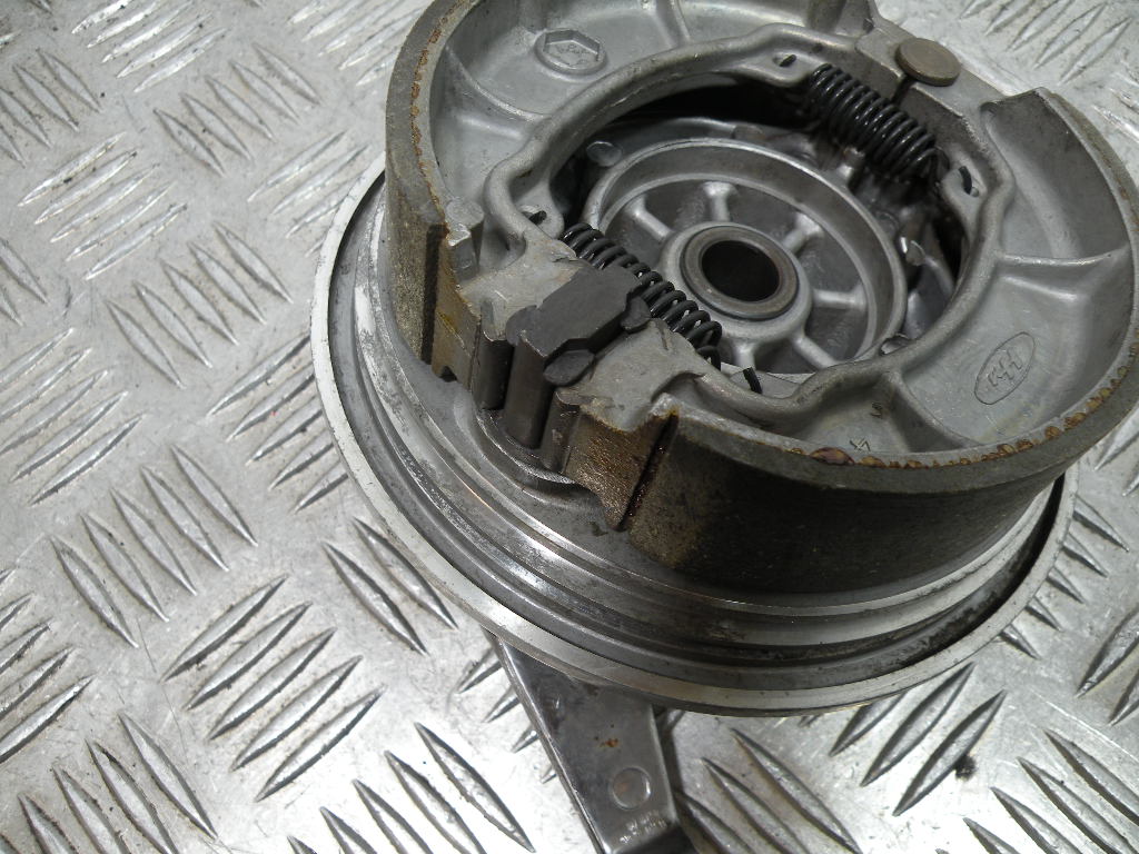 Tambour de frein arrière HONDA 125 CM CUSTOM 4t -1997-