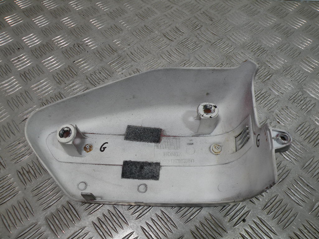 Cache sous selle gauche HONDA 125 CM CUSTOM 4t -1997-