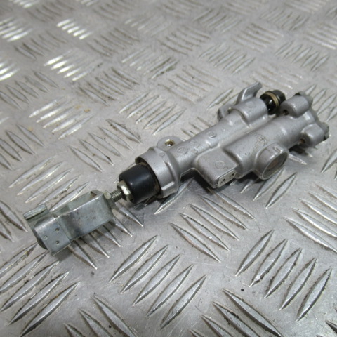Maitre cylindre arrière HONDA CRF450R – 2003 –