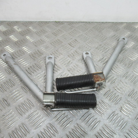 Platines repose pieds HONDA NX125 – 1995 –