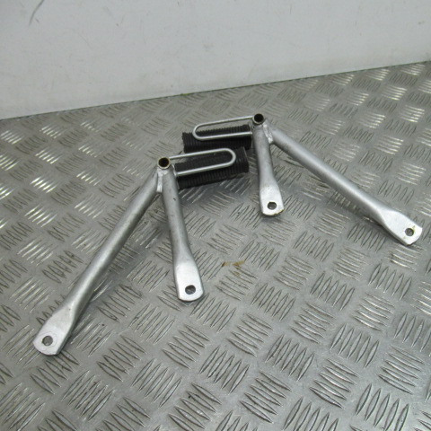 Platines repose pieds HONDA NX125 – 1995 –