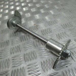 Axe roue arrière HONDA NX125 – 1995 –