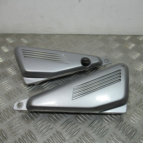 Caches lateraux YAMAHA 600 FAZER – 2000 –