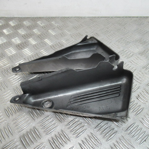 Caches lateraux YAMAHA 600 FAZER – 2000 –