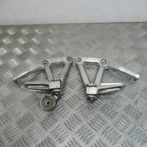 Repose pieds passager YAMAHA 600 FAZER – 2000 –