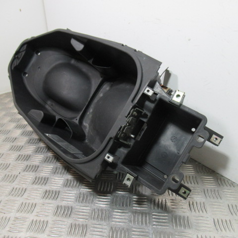 Coffre sous selle PIAGGIO 125 BEVERLY – 2007 –