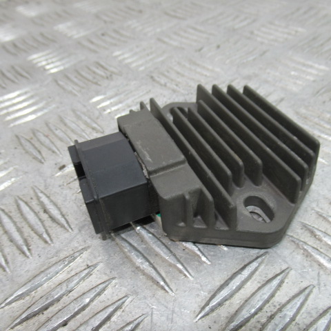 Régulateur HONDA SH125 – 2003 –